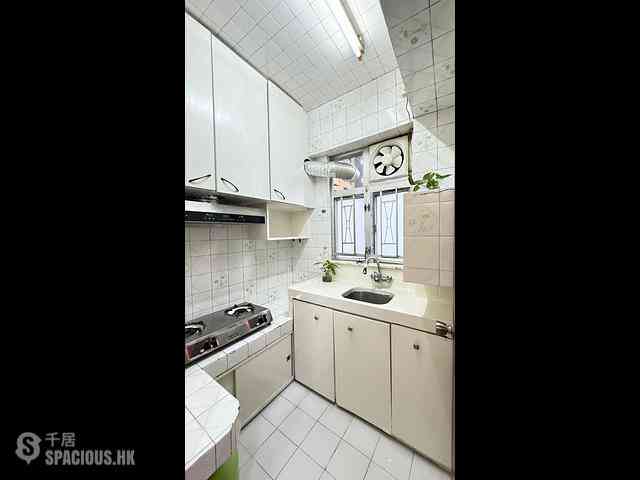 Sai Ying Pun - Wai Tak Building 03