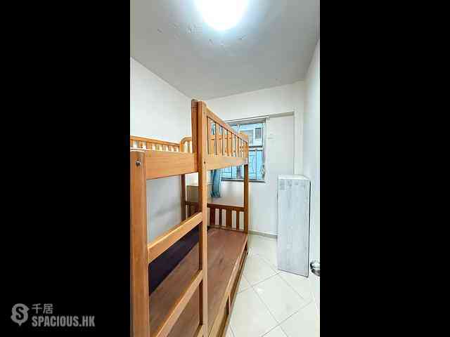 Sai Ying Pun - Wai Tak Building 06