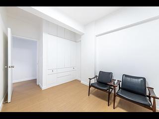 Mid Levels Central - Emerald Court 37