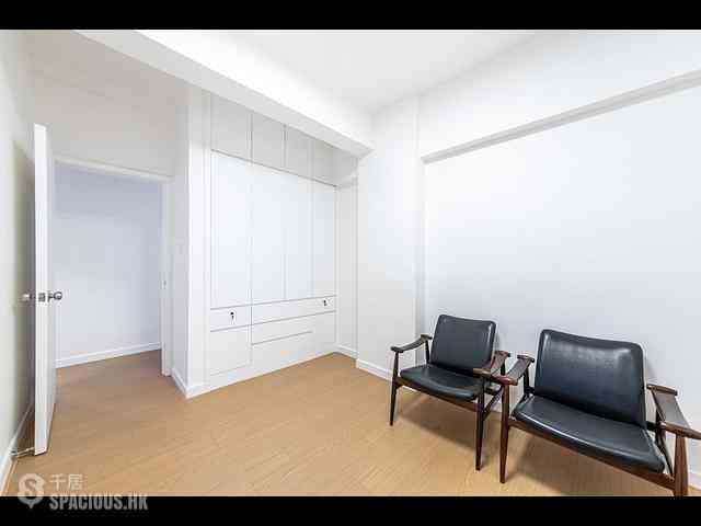 Mid Levels Central - Emerald Court 37