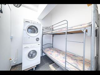 Mid Levels Central - Emerald Court 29