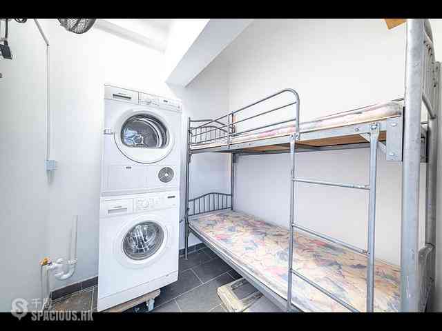 Mid Levels Central - Emerald Court 29