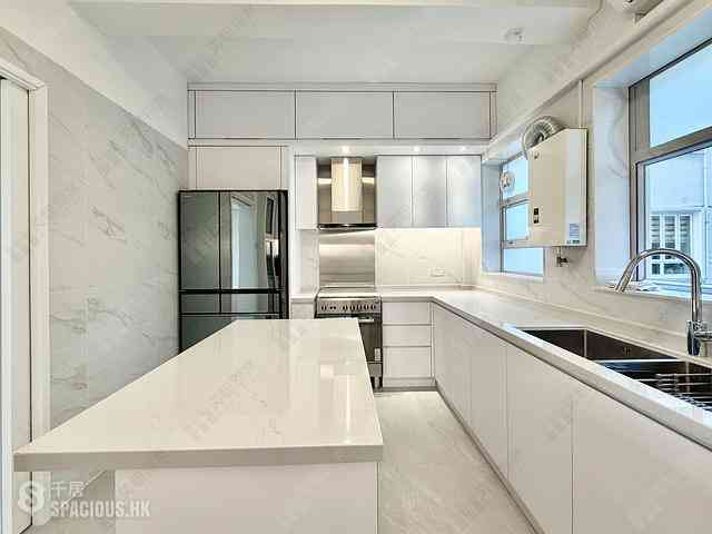 Mid Levels Central - Emerald Court 19