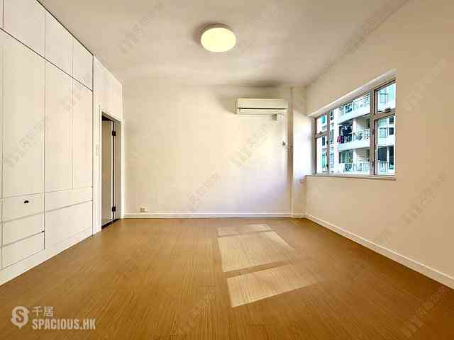 Mid Levels Central - Emerald Court 33