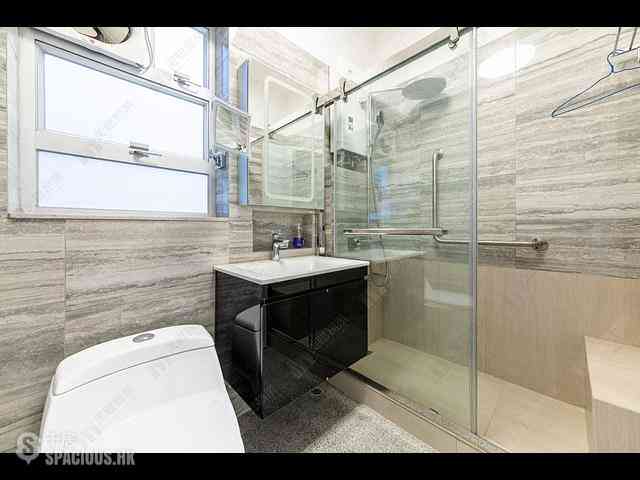 Mid Levels Central - Emerald Court 35