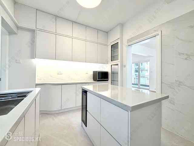 Mid Levels Central - Emerald Court 22