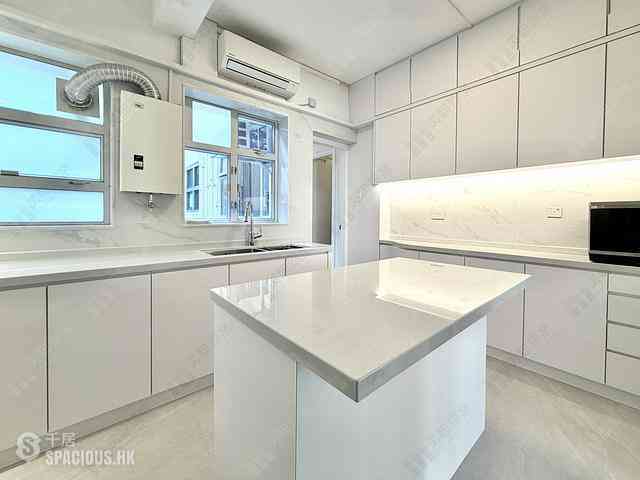Mid Levels Central - Emerald Court 24