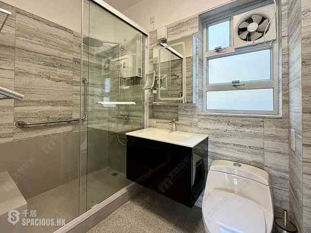 Mid Levels Central - Emerald Court 45