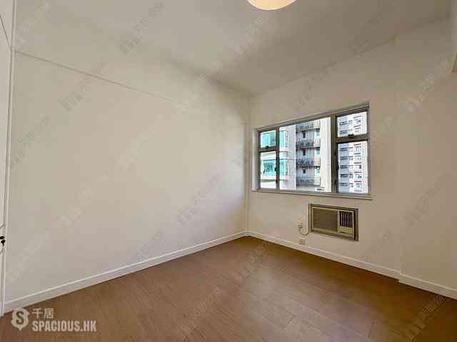 Mid Levels Central - Emerald Court 42