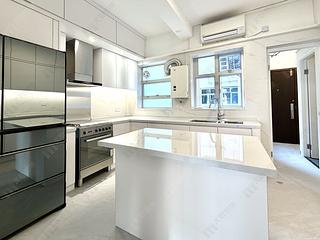 Mid Levels Central - Emerald Court 25