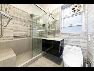 Mid Levels Central - Emerald Court 44