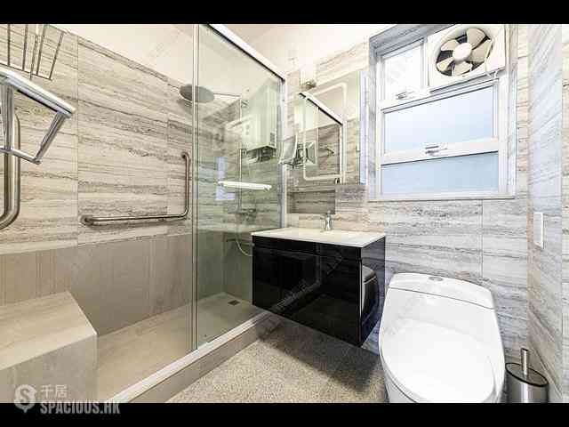 Mid Levels Central - Emerald Court 44