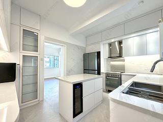 Mid Levels Central - Emerald Court 17