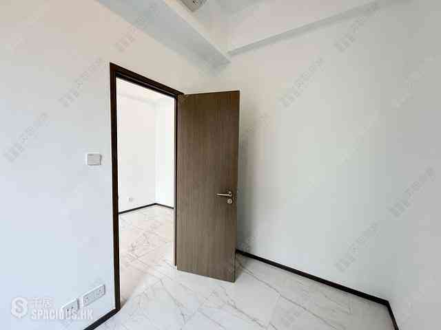 Wan Chai - One Wood Road 06
