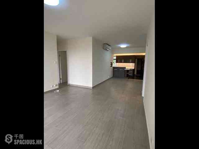 Mid Levels Central - Elegant Terrace Block 2 02
