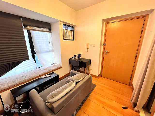 Wan Chai - 112, Johnston Road 02