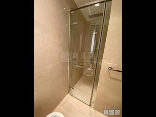 Wan Chai - The Avenue Phase 2 Block 2 04