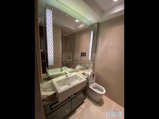 Wan Chai - The Avenue Phase 2 Block 2 07