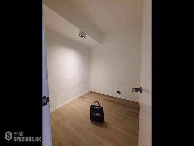 Sai Ying Pun - Hing Yip Building 04