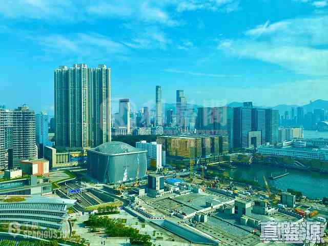 West Kowloon - The Arch Sun Tower (Block 1A) 01