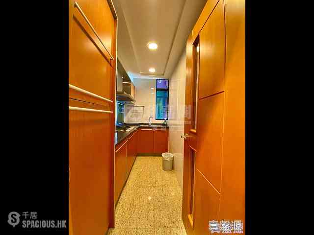 West Kowloon - The Arch Sun Tower (Block 1A) 08