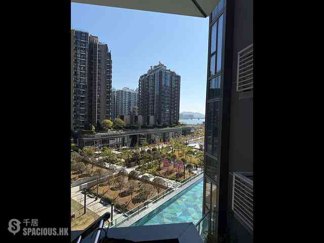 Tseung Kwan O - The Wings IIIB 01