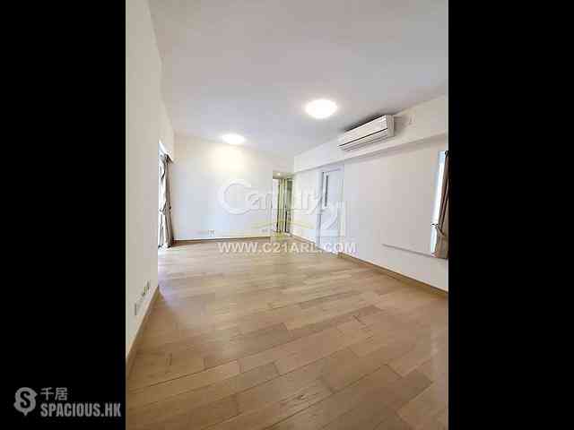 Soho - Centrestage 03