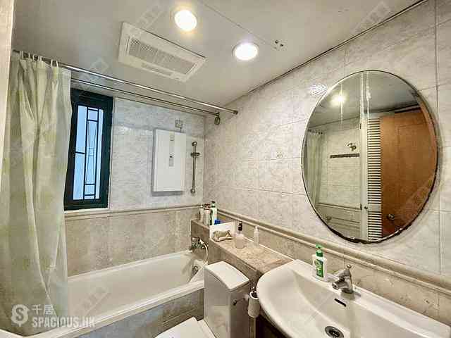Kennedy Town - University Heights Block 2 07