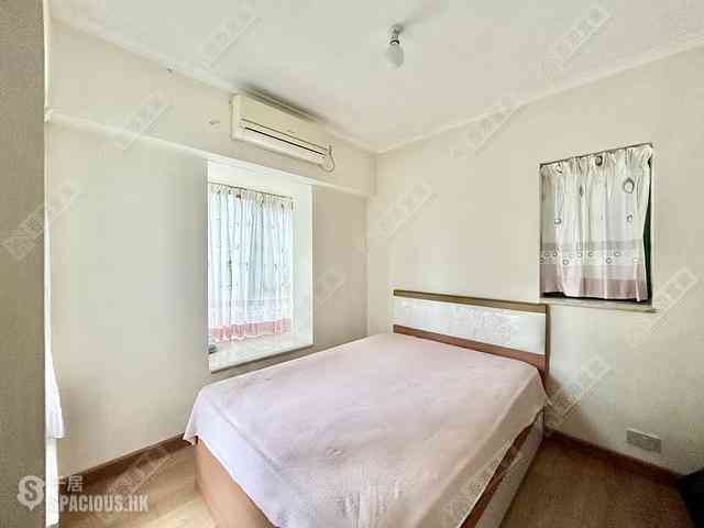 Kennedy Town - University Heights Block 2 03