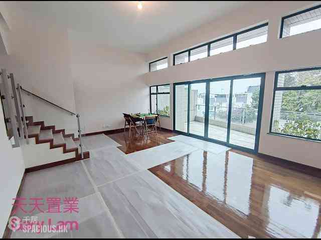 Clear Water Bay - Little Palm Villa 03