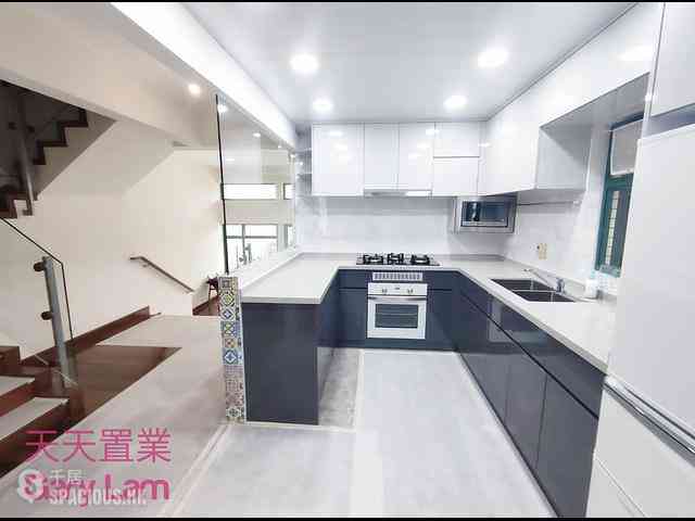 Clear Water Bay - Little Palm Villa 06