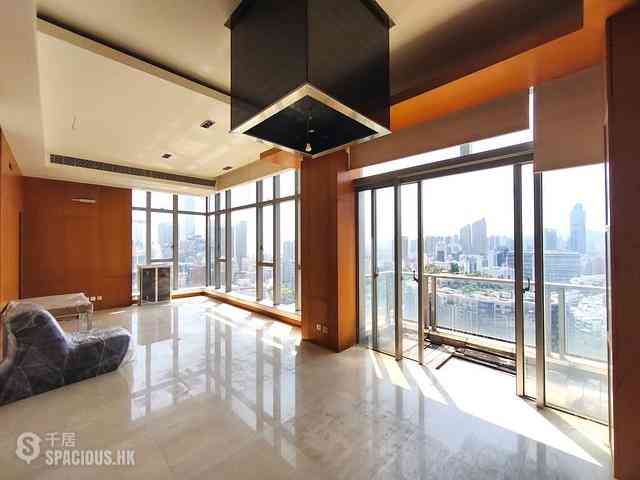 Yau Ma Tei - Parc Palais Block 3 01