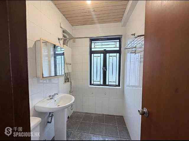Happy Valley - 11-15, Briar Avenue 05