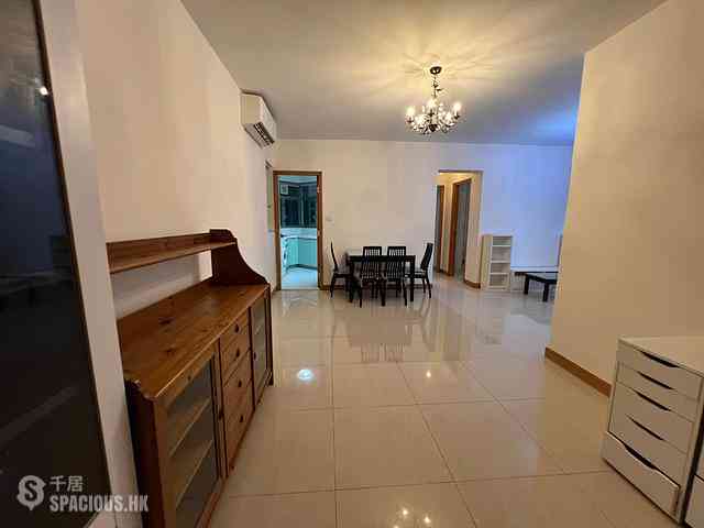 Tung Chung - Coastal Skyline Phase 3 La Rossa Block B (Block 8) 01