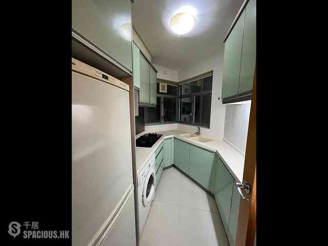 Tung Chung - Coastal Skyline Phase 3 La Rossa Block B (Block 8) 06