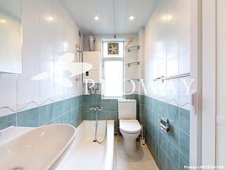 Mid Levels Central - Mackenny Court 09