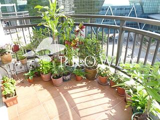 Pok Fu Lam - Baguio Villa Block 18 03