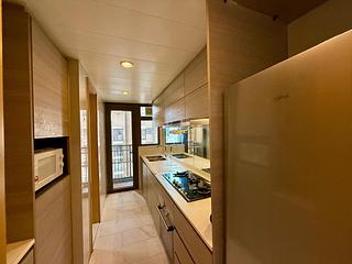 Tung Chung - The Visionary Tower 5 07