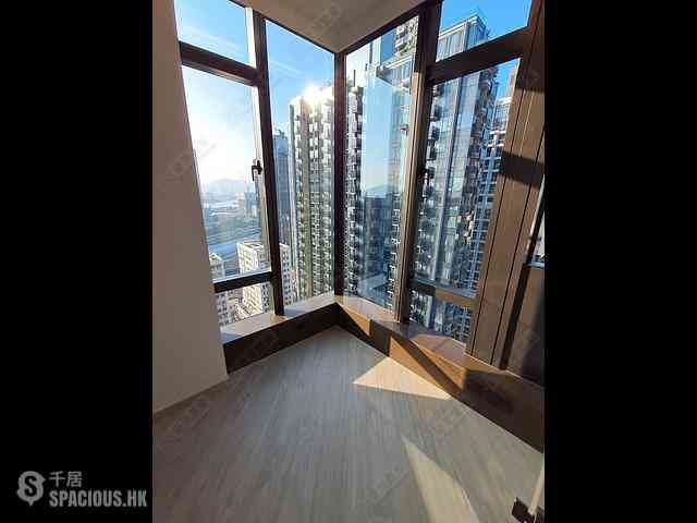 Tai Kok Tsui - Square Mile Phase 5 Gateway · Square Mile 01