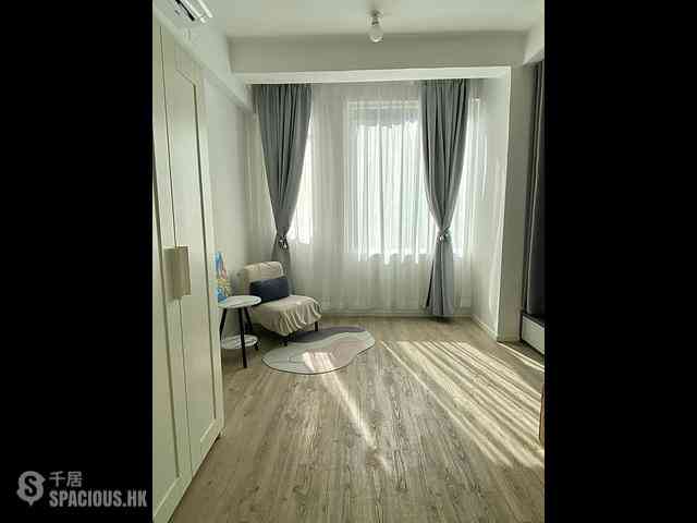 Sheung Wan - Man King Building 02