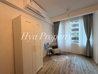 Sheung Wan - Man King Building 02