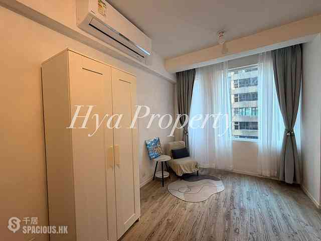 Sheung Wan - Man King Building 02