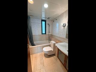 Kennedy Town - University Heights Block 1 02