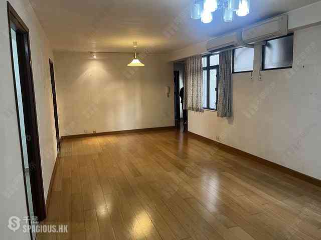 Sai Ying Pun - Wing Cheung Court 01