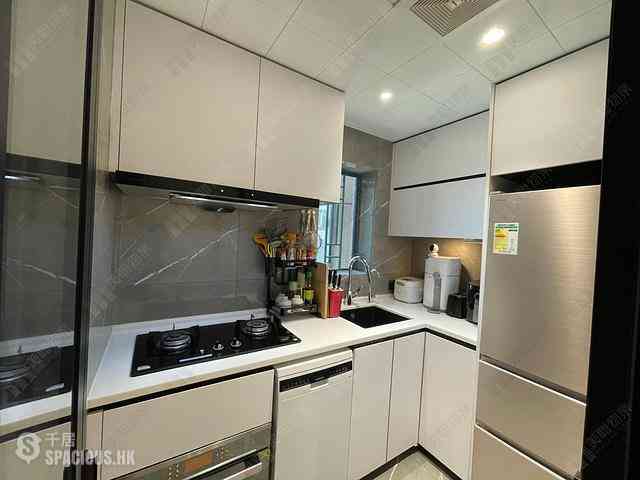 Tai Kok Tsui - The Long Beach Tower 8 04