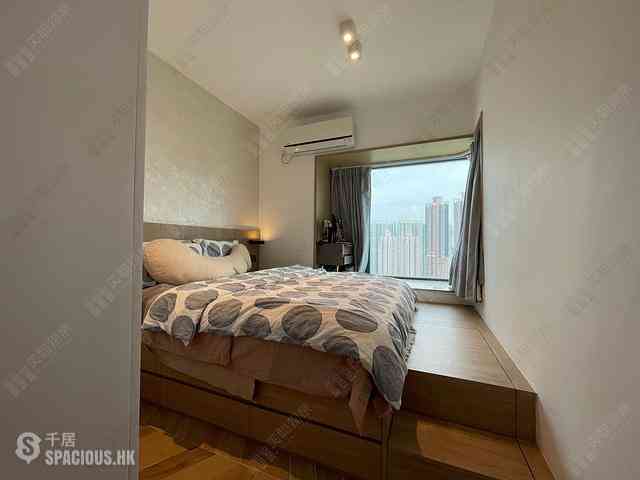 Tai Kok Tsui - The Long Beach Tower 8 05