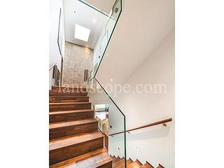 The Peak - Strawberry Hill 11