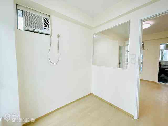 Wan Chai - Yan King Court 02