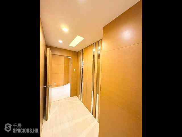 Mid Levels Central - Tregunter Block 1 03