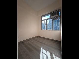 Shek Tong Tsui - Chong Yip Centre Block B 02
